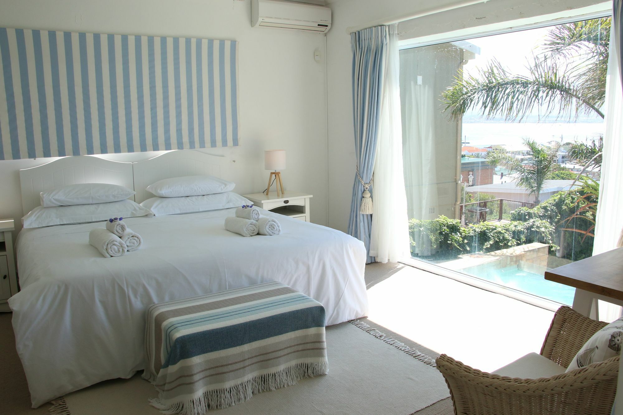 4 On Montagu Accommodation Mossel Bay Bagian luar foto
