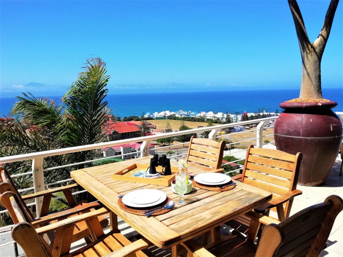4 On Montagu Accommodation Mossel Bay Bagian luar foto