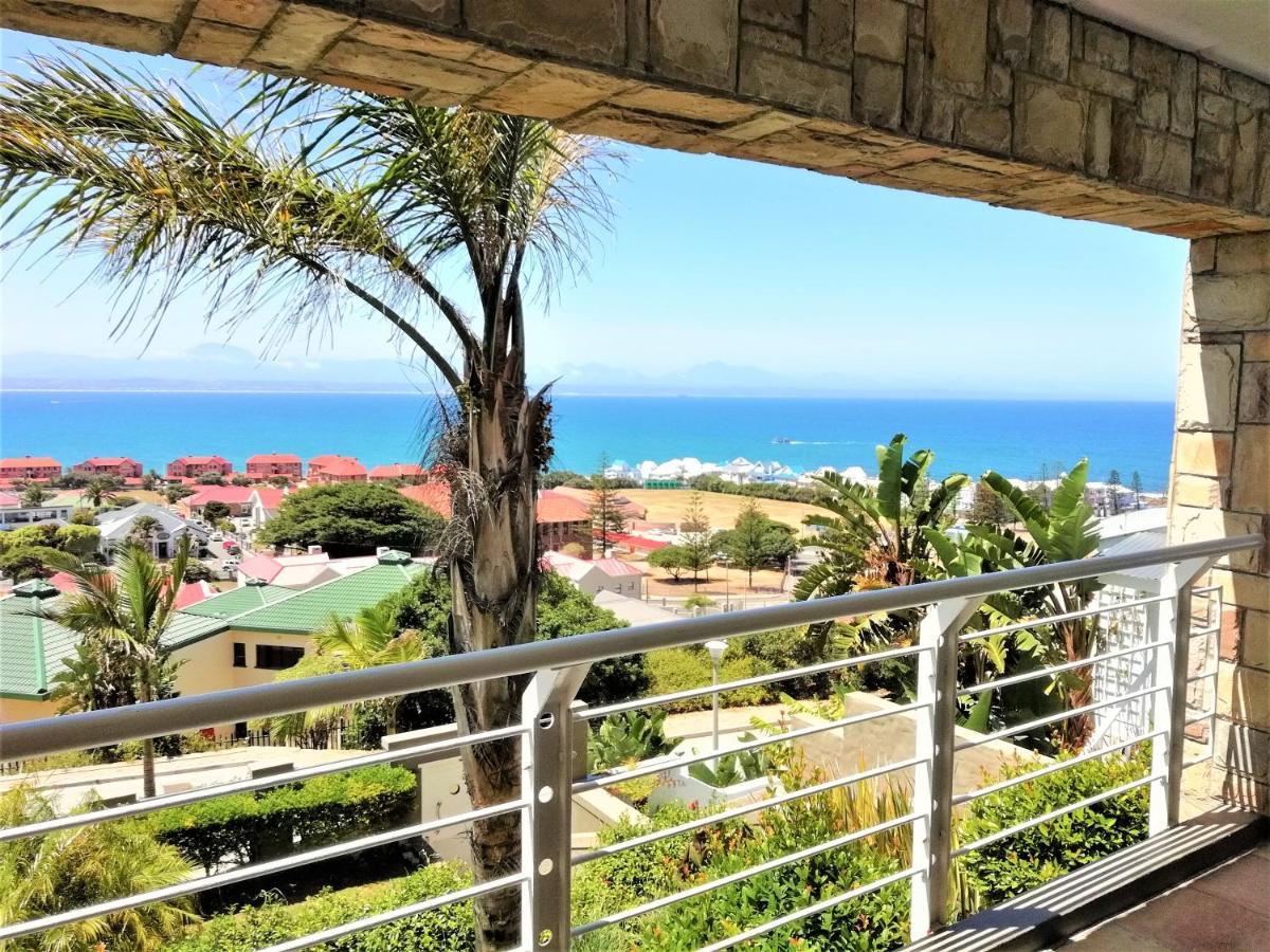 4 On Montagu Accommodation Mossel Bay Bagian luar foto