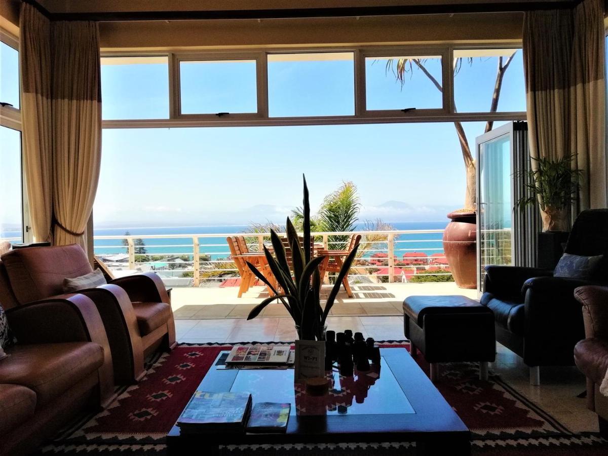 4 On Montagu Accommodation Mossel Bay Bagian luar foto