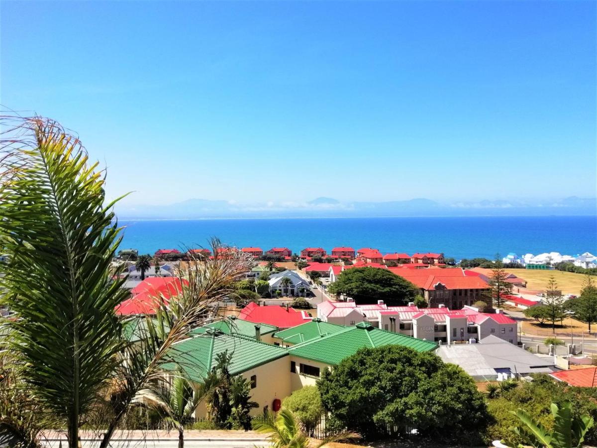 4 On Montagu Accommodation Mossel Bay Bagian luar foto