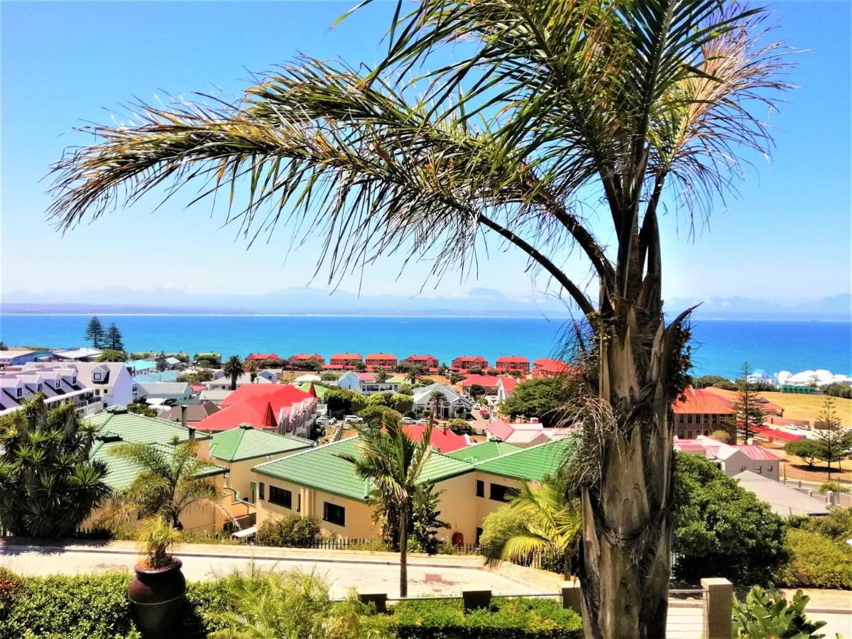 4 On Montagu Accommodation Mossel Bay Bagian luar foto