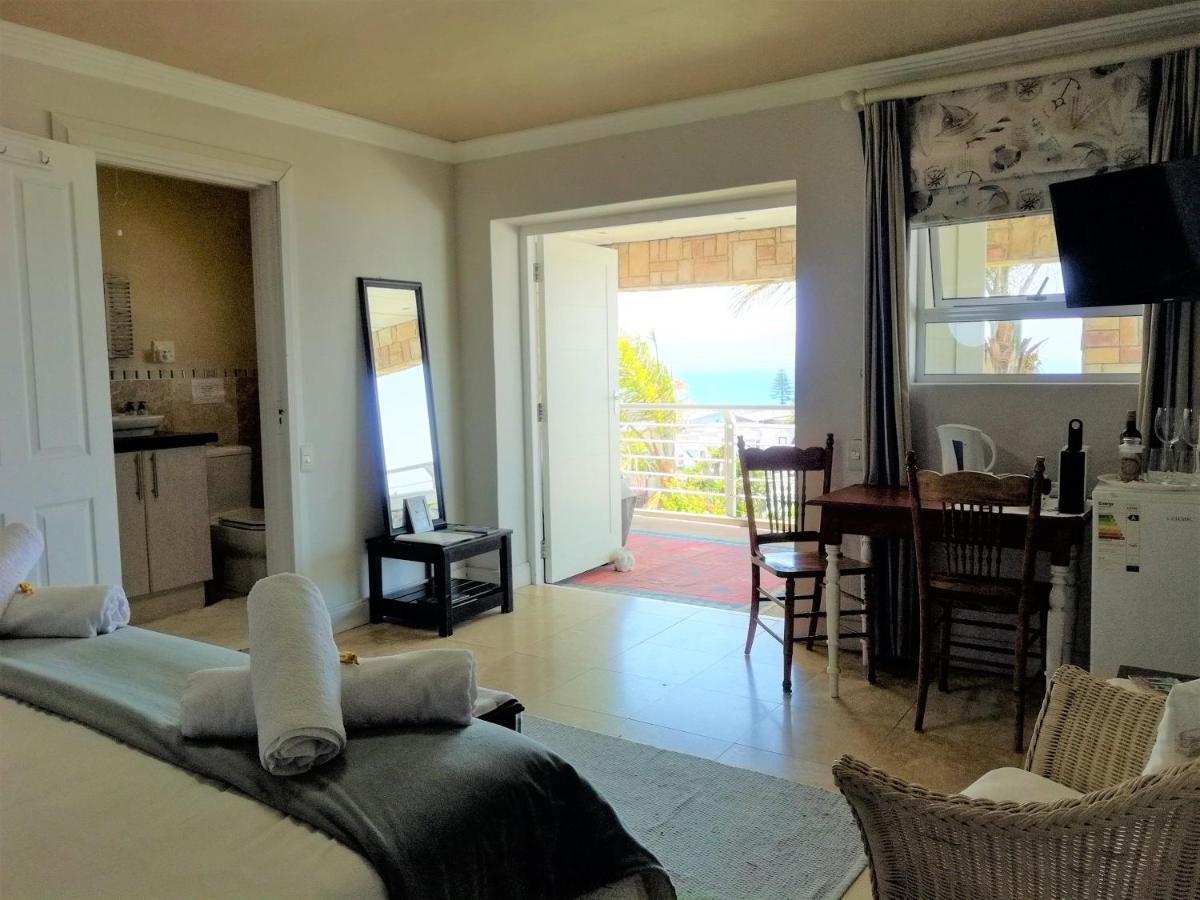 4 On Montagu Accommodation Mossel Bay Bagian luar foto